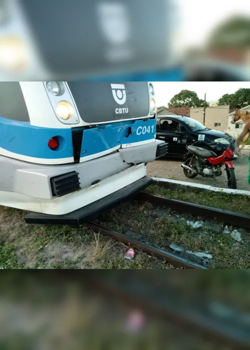 
                                        
                                            Trem colide com carro em Santa Rita, na Grande João Pessoa
                                        
                                        