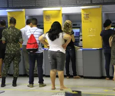 Agências bancárias reabriram nesta terça, mas funcionam só até quinta