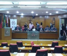 Oposição a Cartaxo ocupa plenário e adia votação da LOA 2018