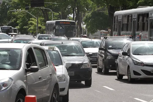 
				
					Pagamento com desconto do IPVA de placa com final 3 termina nesta quarta-feira
				
				