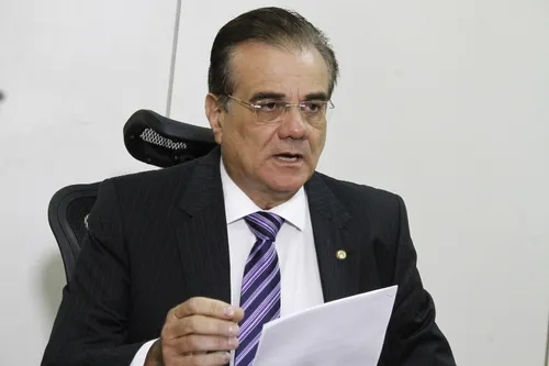 
				
					Liminar libera estado para renegociar dívida de R$ 750 milhões com BNDES
				
				