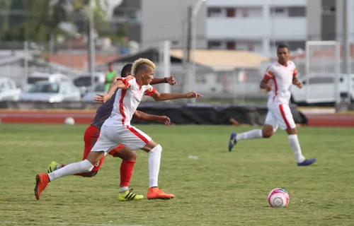 
				
					Auto e Raposa divergem sobre qual bola usar no Paraibano, e FPF encerra discussão
				
				