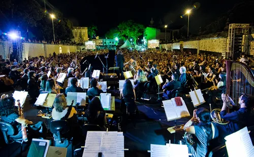 
				
					Penúltimo dia do Festival de Música une brasileiros e estrangeiros
				
				