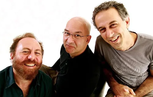 
				
					Paralamas do Sucesso apresenta o show 'Sinais do Sim' no Teatro Pedra do Reino
				
				