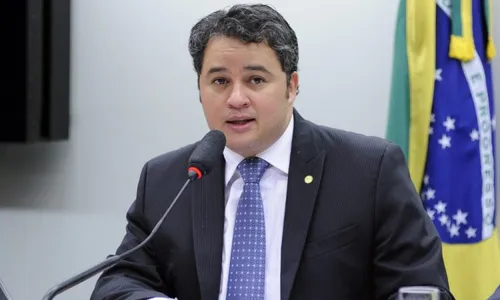 
                                        
                                            Efraim Filho defende consórcios municipais de saúde para desafogar JP e CG
                                        
                                        