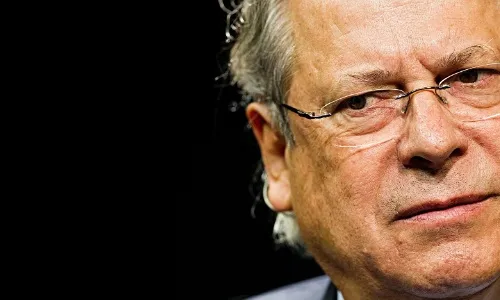 
                                        
                                            Câmara concede aposentadoria a José Dirceu de R$ 9,6 mil
                                        
                                        