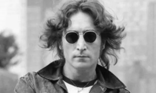 
				
					Lembranças de John Lennon
				
				