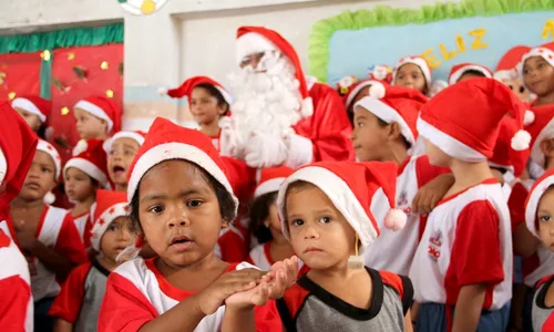 
                                        
                                            Fim do prazo: 40% das cartinhas do Papai Noel dos Correios ainda não foram adotadas
                                        
                                        