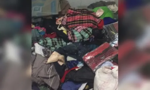 
				
					Polícia apreende cerca de 30 mil peças de roupas com grupo suspeito de furtos a lojas
				
				
