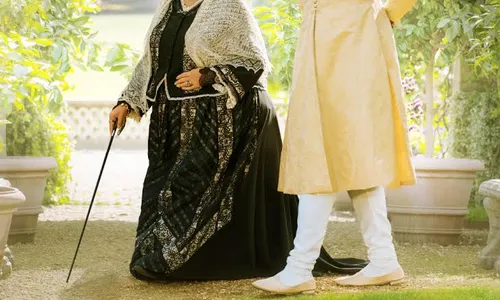 
                                        
                                            Victoria e Abdul - O Confidente da Rainha
                                        
                                        