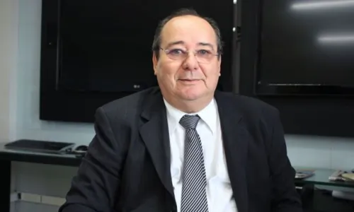 
                                        
                                            Oscar Mamede assume vaga de Arthur Cunha Lima no Tribunal de Contas
                                        
                                        