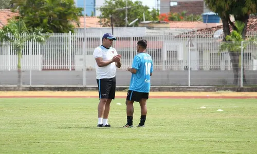 
                                        
                                            Marcos Aurélio tem estreia tímida e avalia que Botafogo pecou na finalização
                                        
                                        