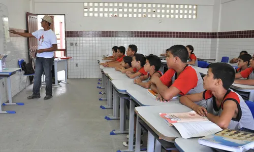 
                                        
                                            Matrículas de alunos novatos da rede municipal começam na quarta
                                        
                                        