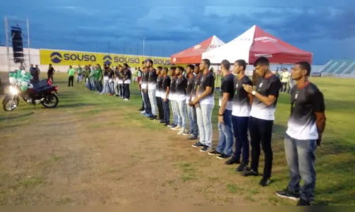 
				
					Sousa apresenta 26 jogadores do time de 2018
				
				