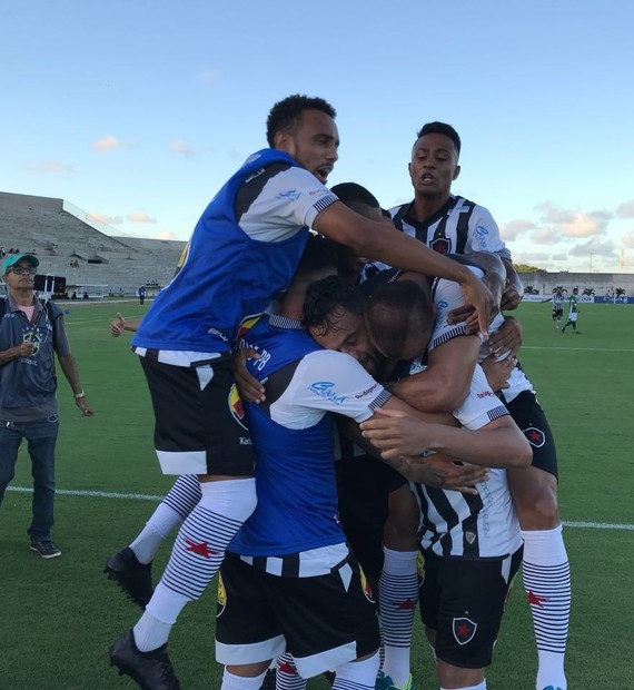 Após susto, Botafogo-PB vira em cima do Serrano na estreia do Paraibano