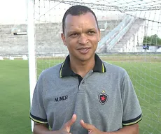 Ferido em assalto, ex-jogador Warley é transferido para hospital particular