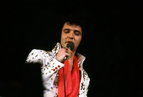 
				
					Que tal ouvir Elvis Presley depois de ver Elvis, o filme? O colunista sugere 10 álbuns
				
				