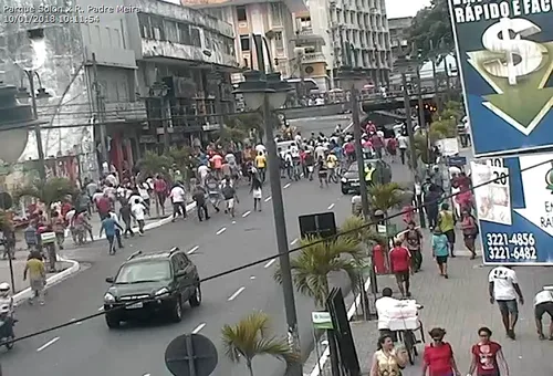 
				
					Protesto de ambulantes interdita vias do Centro de João Pessoa
				
				