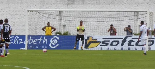 
				
					'A arbitragem acaba ajudando', reclama goleiro do CSP
				
				