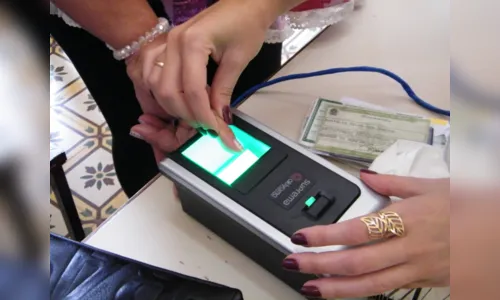 
				
					TSE vai excluir biometria no dia da votação para evitar o contágio de eleitores
				
				