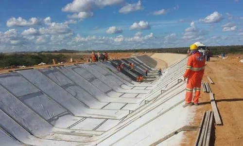 
                                        
                                            Ministério da Integração promete reforço de 20% em equipe de trabalho no Eixo Norte da transposição
                                        
                                        