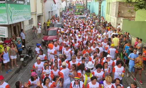 
                                        
                                            Foliões do Ferro e lmprensados animam pré-carnaval de CG neste sábado
                                        
                                        