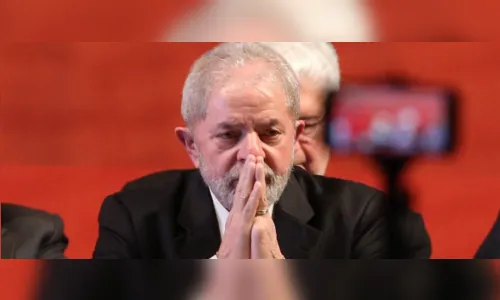 
				
					Justiça proíbe Lula de deixar o país e viagem à África nesta sexta-feira é cancelada
				
				