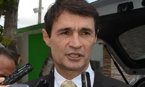 
                                        
                                            Romero fala em candidatura ao Governo; João ironiza declaração
                                        
                                        