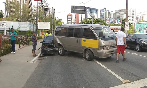 
                                        
                                            Dois ficam feridos em acidente na avenida Epitácio Pessoa, na capital
                                        
                                        