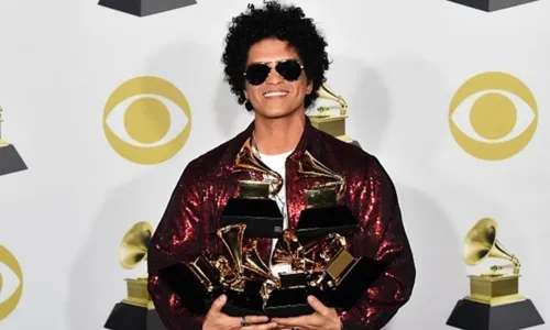 
                                        
                                            Bruno Mars é o grande vencedor do Grammy 2018 com seis prêmios
                                        
                                        