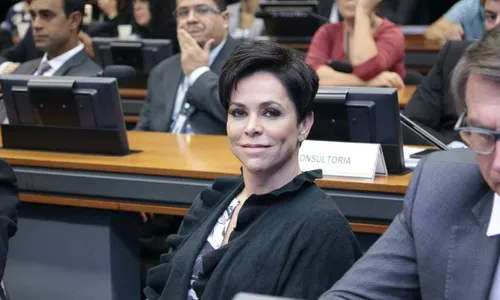 
                                        
                                            AGU recorre de decisão que suspende posse de Cristiane Brasil
                                        
                                        