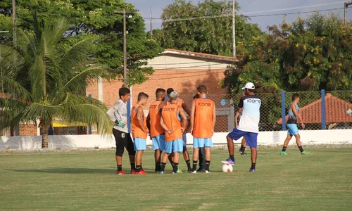 
                                        
                                            CSP confirma saída de atletas e anuncia pacotão de jogadores para fechar elenco
                                        
                                        