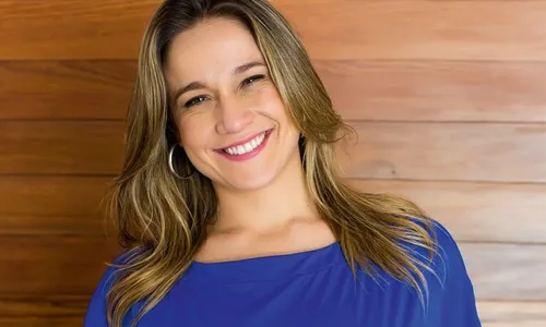 
                                        
                                            Fernanda Gentil publica fotos ao lado de namorada e agita rede social
                                        
                                        