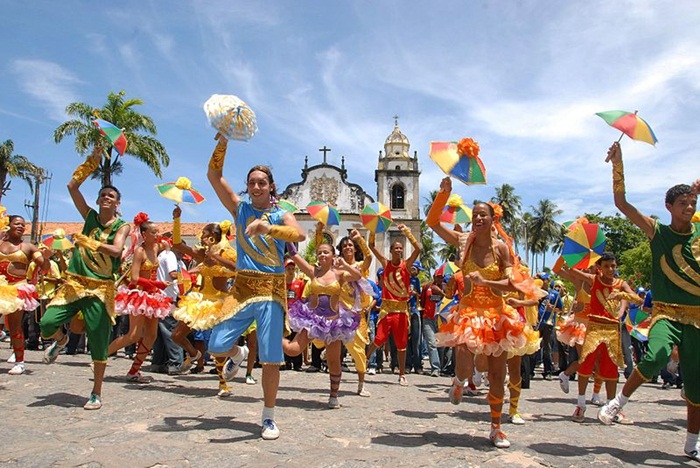 
                                        
                                            Nove de fevereiro é o Dia do Frevo; viva o ritmo pernambucano!
                                        
                                        