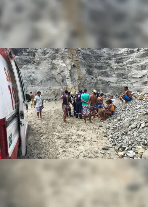 
                                        
                                            Adolescente de 16 anos morre após cair de pedreira em João Pessoa
                                        
                                        