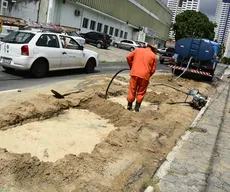 Cagepa é multada em R$ 10 mil por abrir buraco em rua de João Pessoa