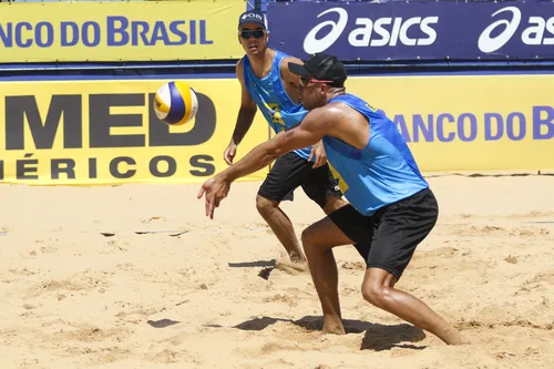 
				
					Paraibanos largam bem e se classificam para oitavas de final no torneio masculino
				
				