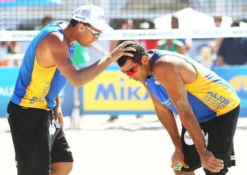 
				
					Paraibano larga Circuito Mundial de Vôlei de Praia com vitória
				
				