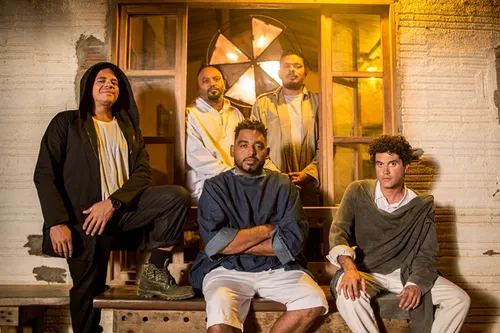 
				
					Cordel do Fogo Encantado confirma volta e lançamento de novo disco
				
				