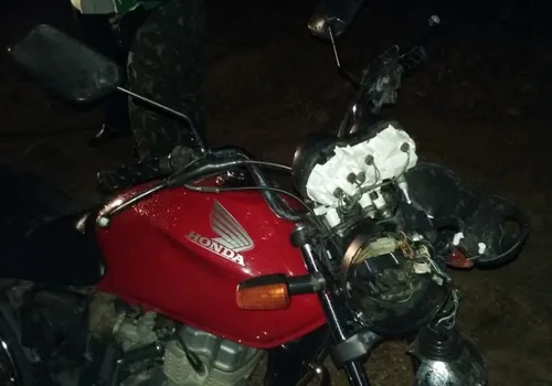 
				
					Motociclista morre atropelado após colidir em carro e cair na BR-361
				
				