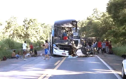 
				
					Sobe para oito o número de mortos em acidente envolvendo ônibus que saiu de Cajazeiras
				
				