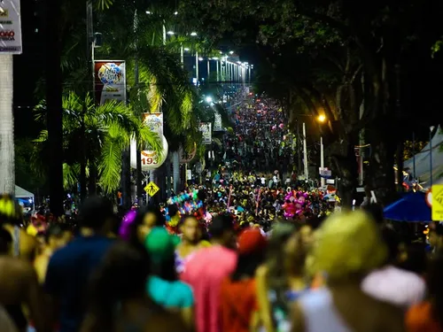 
				
					Banda Mel e Tatau, ex-Araketu, são destaques do Folia de Rua neste sábado; veja programação
				
				