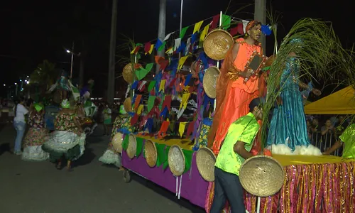 
                                        
                                            Unidos da Liberdade é campeã do Carnaval de Campina Grande
                                        
                                        