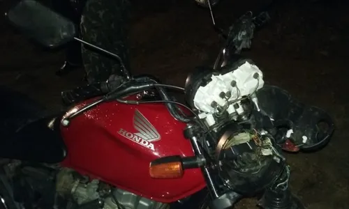 
                                        
                                            Motociclista morre atropelado após colidir em carro e cair na BR-361
                                        
                                        