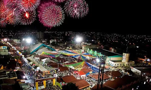 
				
					São João de CG: Safadão, Elba e padre Fábio de Melo são confirmados
				
				