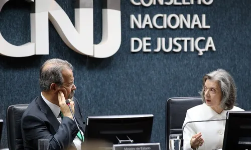 
                                        
                                            Cármen Lúcia oferece cadastro de presos para Jungmann usar na segurança
                                        
                                        