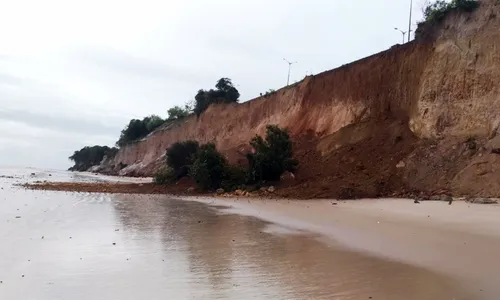 
                                        
                                            TCE alerta Cartaxo sobre prazos para obras na barreira do Cabo Branco
                                        
                                        