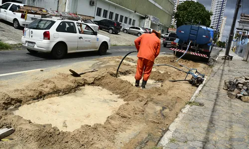 
                                        
                                            Cagepa é multada em R$ 10 mil por abrir buraco em rua de João Pessoa
                                        
                                        