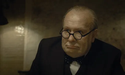 
                                        
                                            'O destino de uma nação': Gary Oldman brilha ao viver figura histórica de Churchill
                                        
                                        