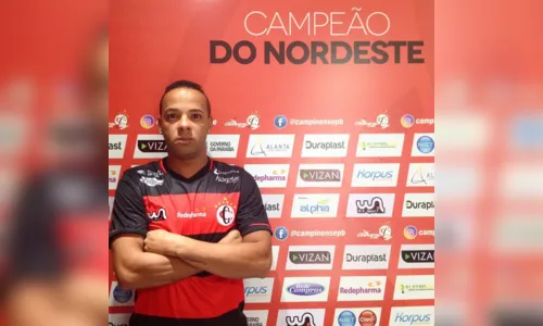 
				
					Formado no futebol carioca, Romarinho é novo reforço do Campinense
				
				